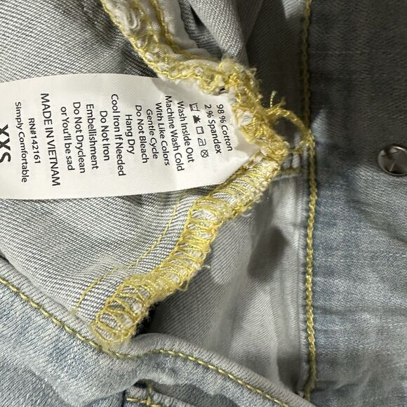 LalaRoe Harvey Denim Jacket Women's 2XS Jean Aztec Embroidered Light Blue Boho - Picture 4 of 8